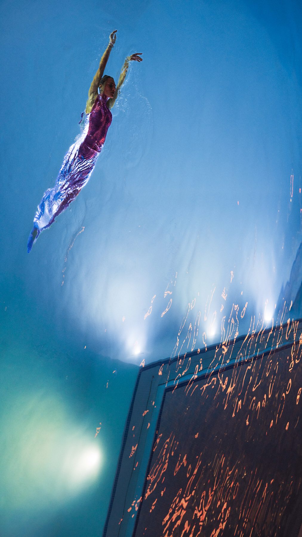 Underwater performer